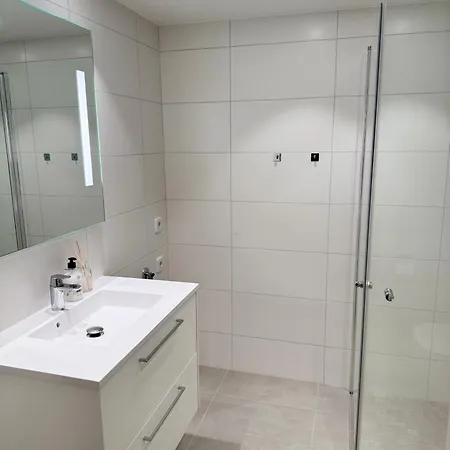 Modern Near Center & Fjord Appartement
